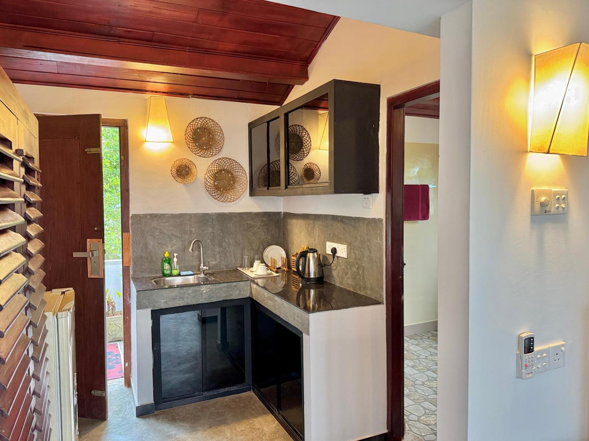 Swastha Ayurveda Villa Hikkaduwa Exteriör bild