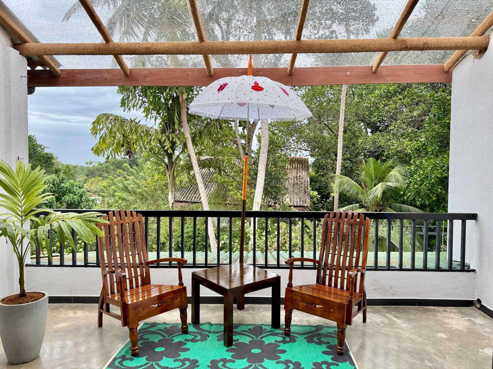 Swastha Ayurveda Villa Hikkaduwa Exteriör bild