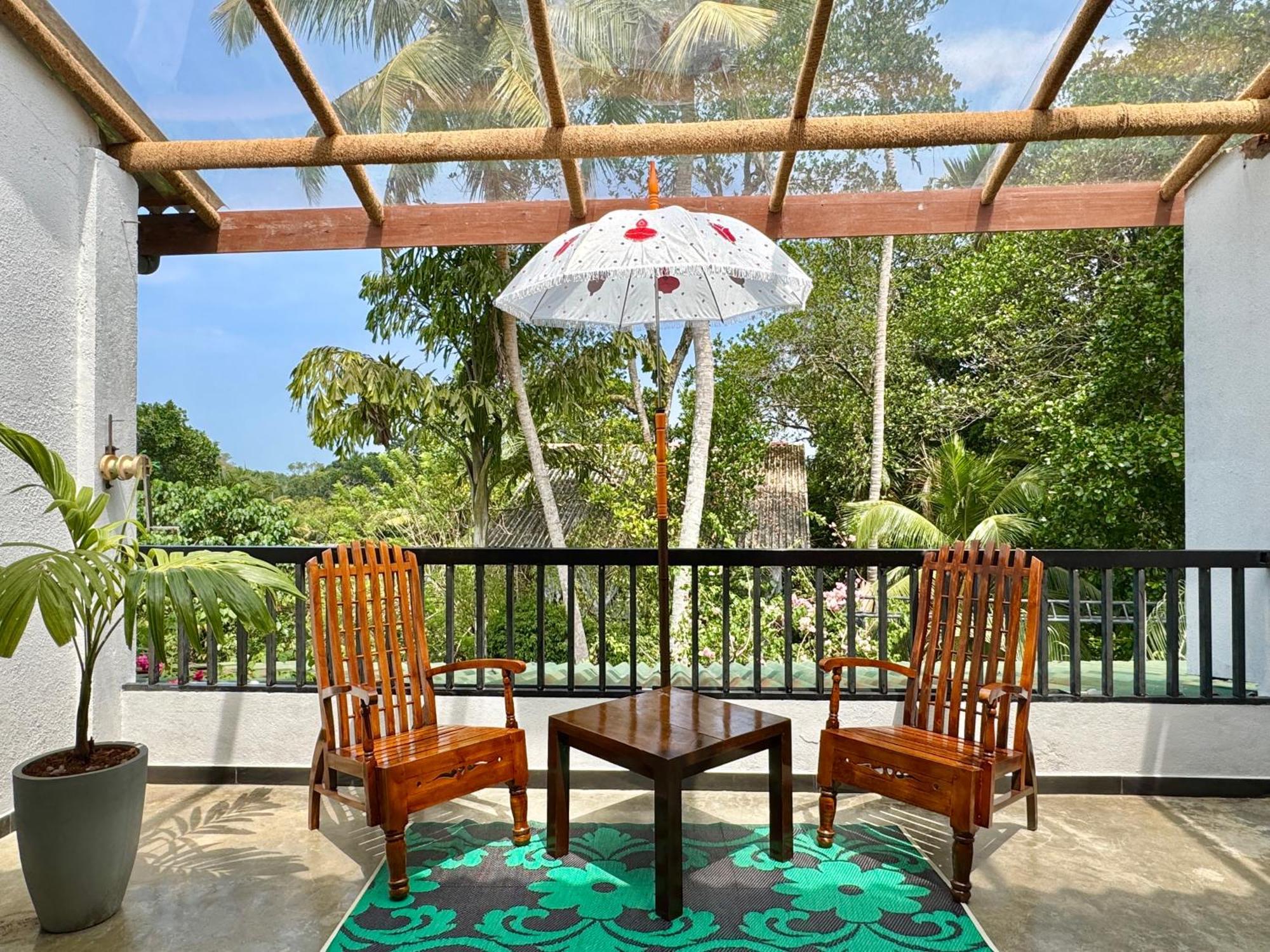 Swastha Ayurveda Villa Hikkaduwa Exteriör bild